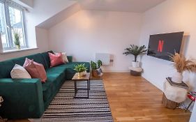 Stylish Apartment In Greenwich Borough Next To Station